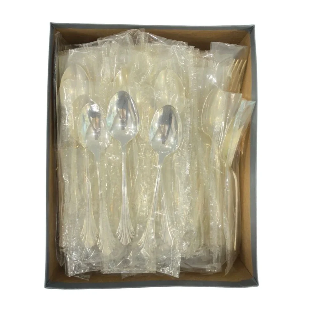 Oneida Vintage Silverplate Enchantment 60 Piece Flatware Set Dinner For 12. NEW.